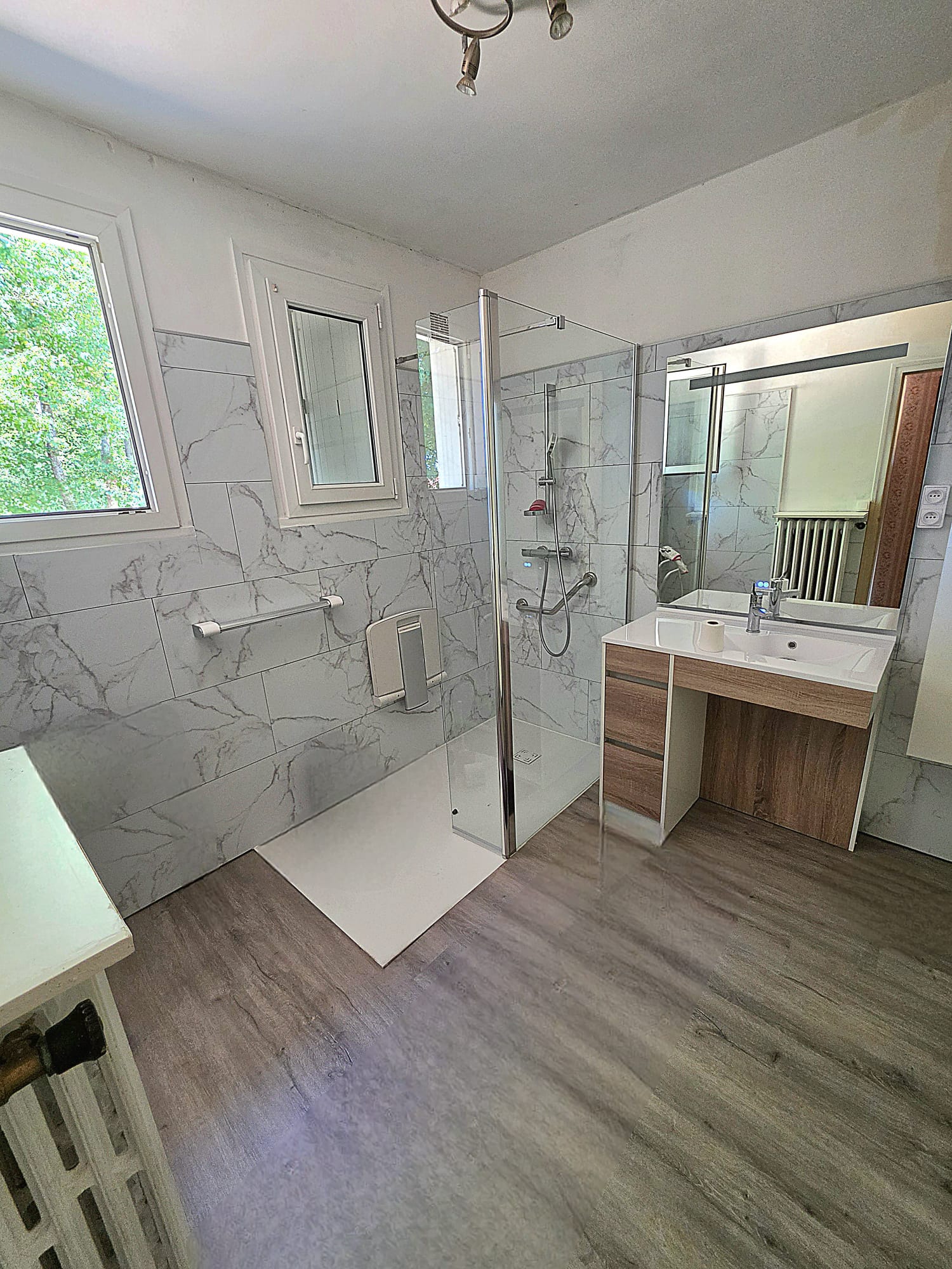 Salle de bain PMR Rénovée dans le 37